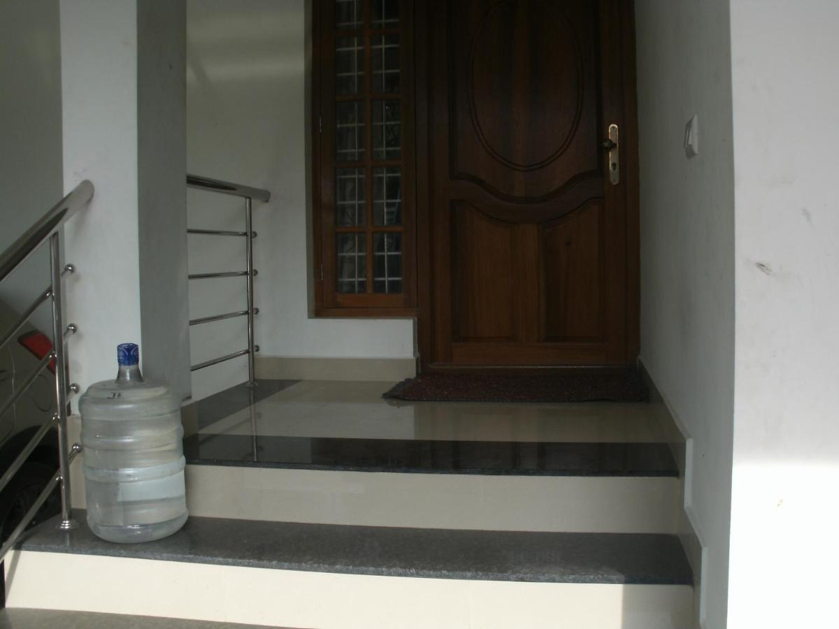 Jacaranda Holiday Home Kochi Екстер'єр фото
