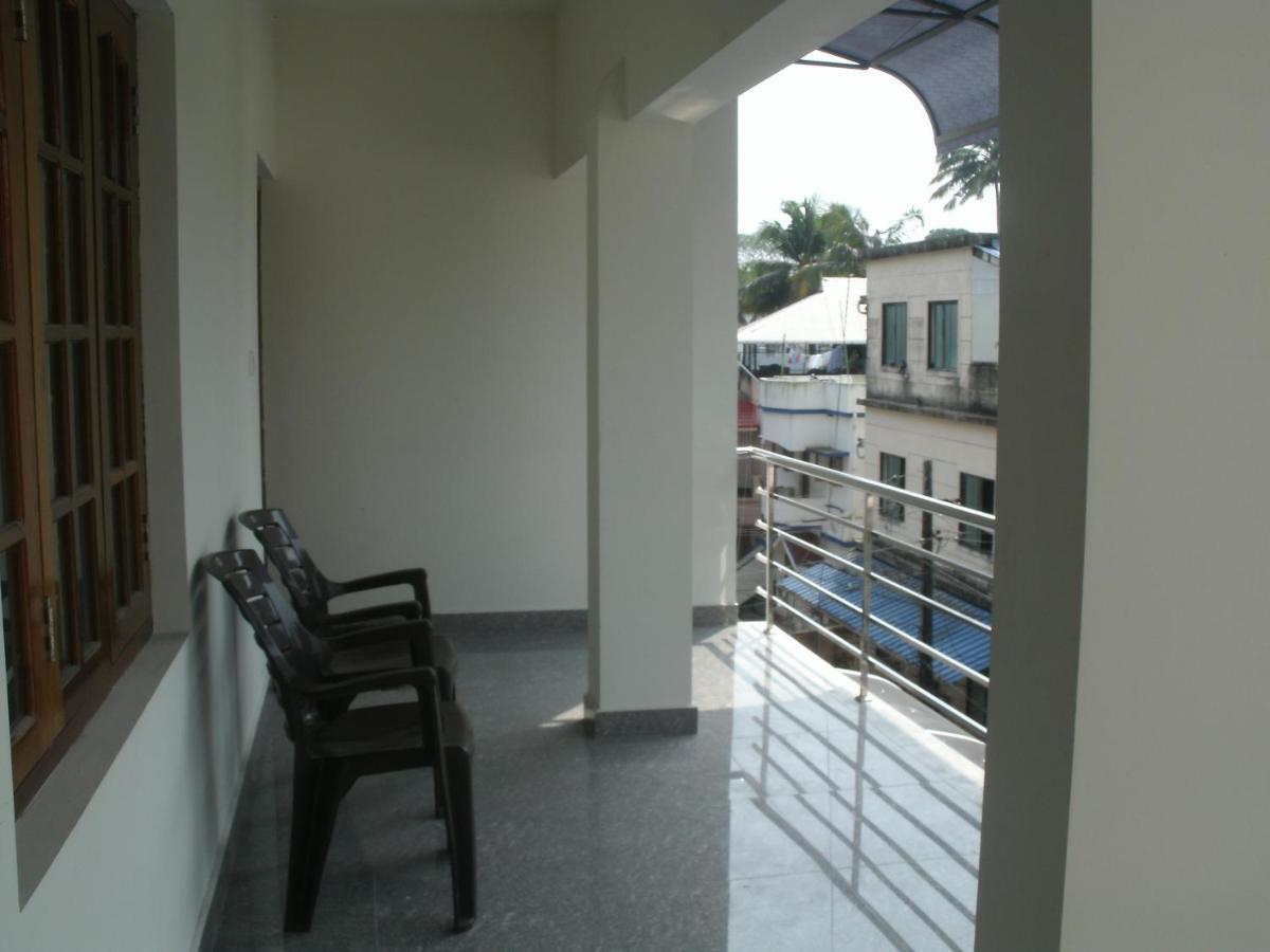 Jacaranda Holiday Home Kochi Екстер'єр фото